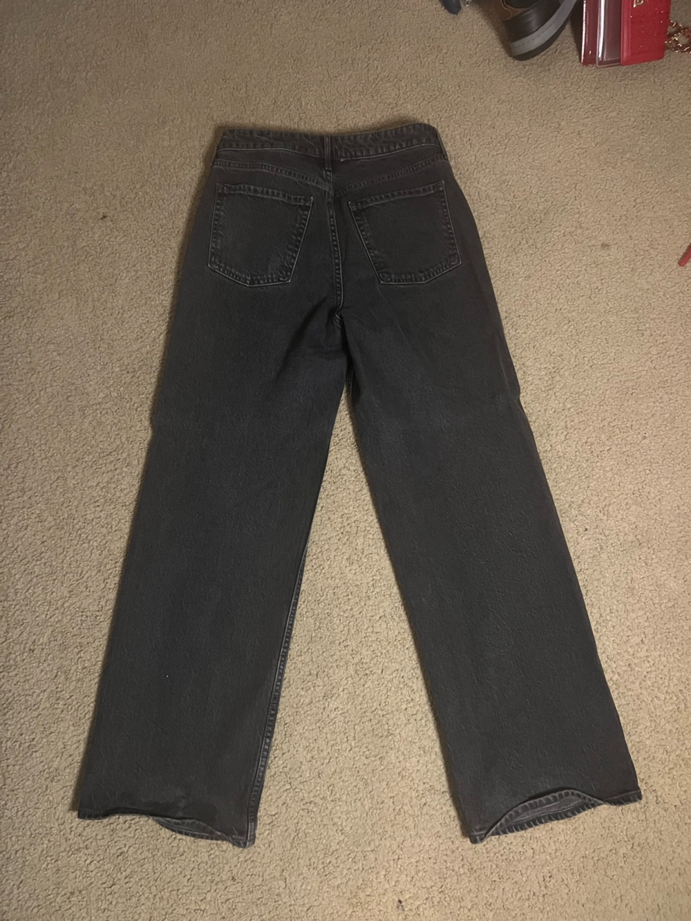 Old Navy High-Rise Straight-Leg Jeans in Washed Black - Picture 4 of 7